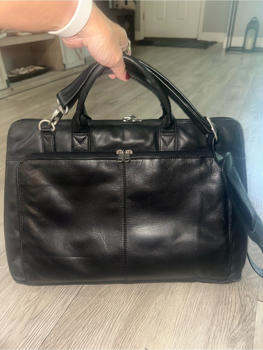 ILI Slim Zip Around Black Leather Laptop Leather Briefcase Satchel Bag